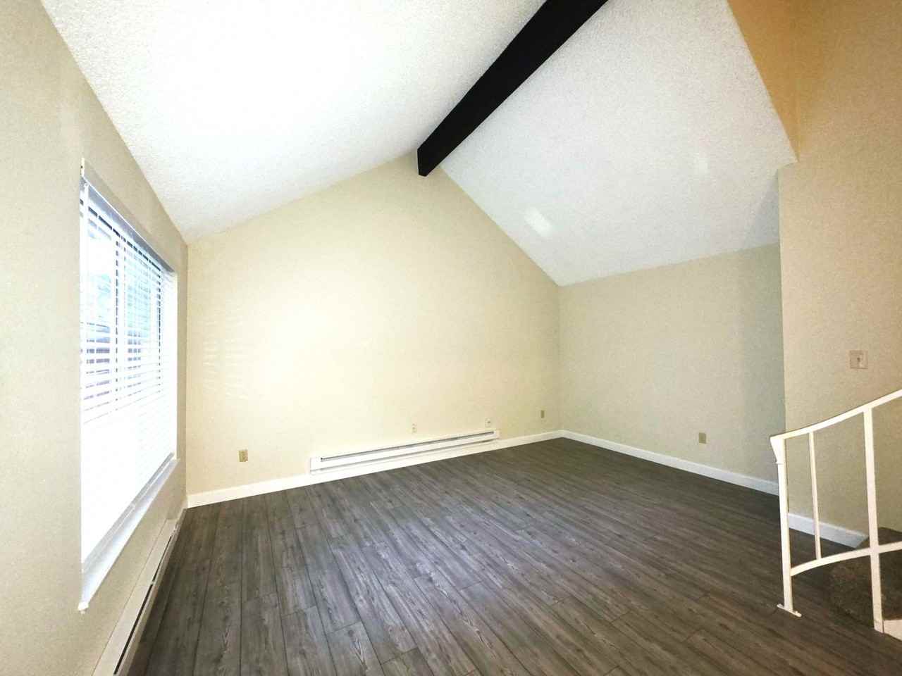 1747 London Cir - Photo 2 of 17