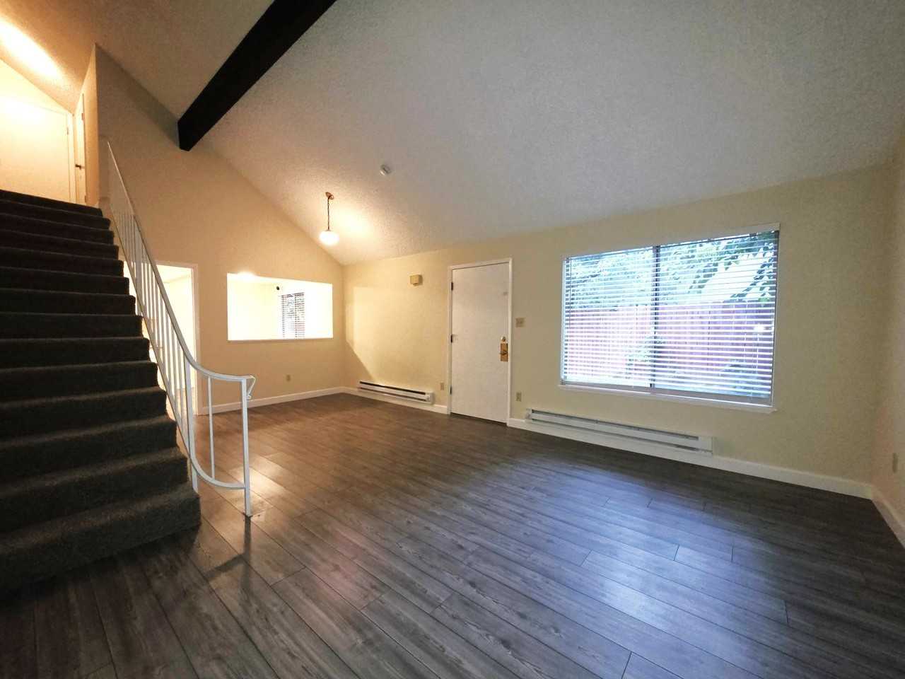 1747 London Cir - Photo 3 of 17