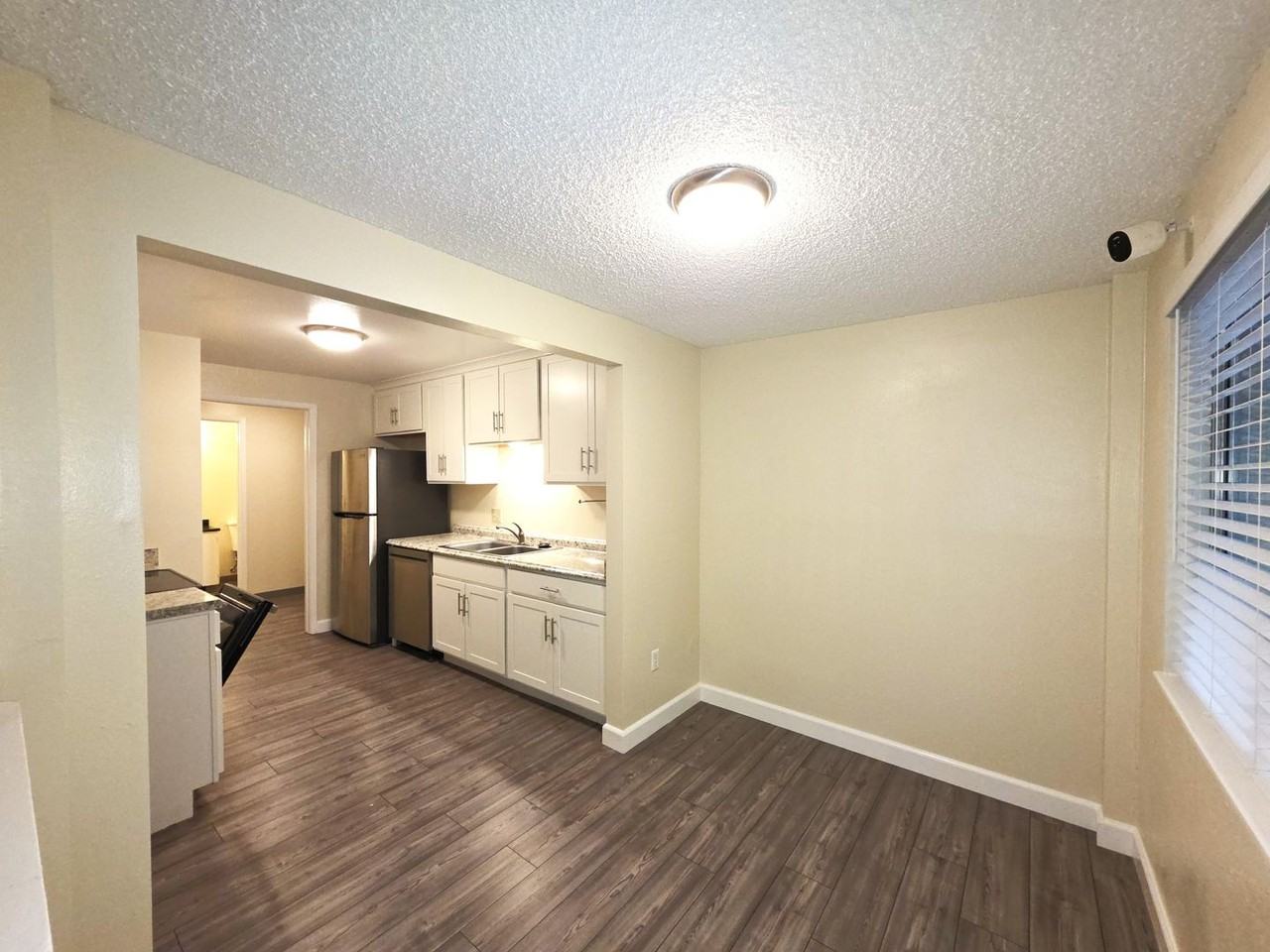 1747 London Cir - Photo 5 of 17