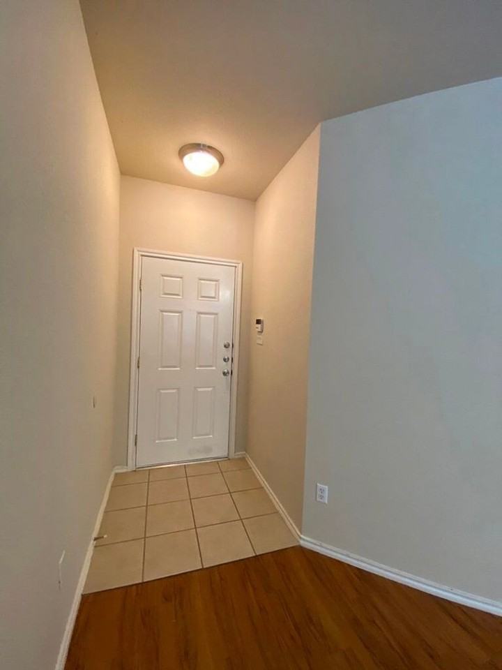 207 Brown St - Photo 3 of 33
