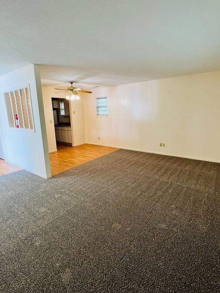 615 W 12th St #2 - Photo 2 of 12