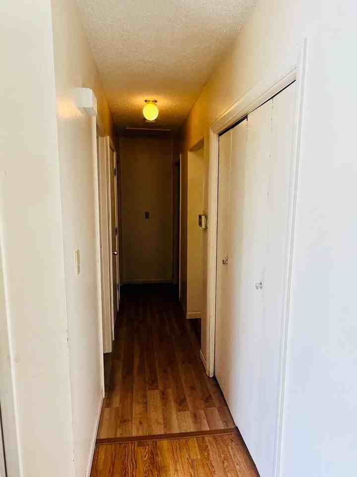 615 W 12th St #2 - Photo 4 of 12
