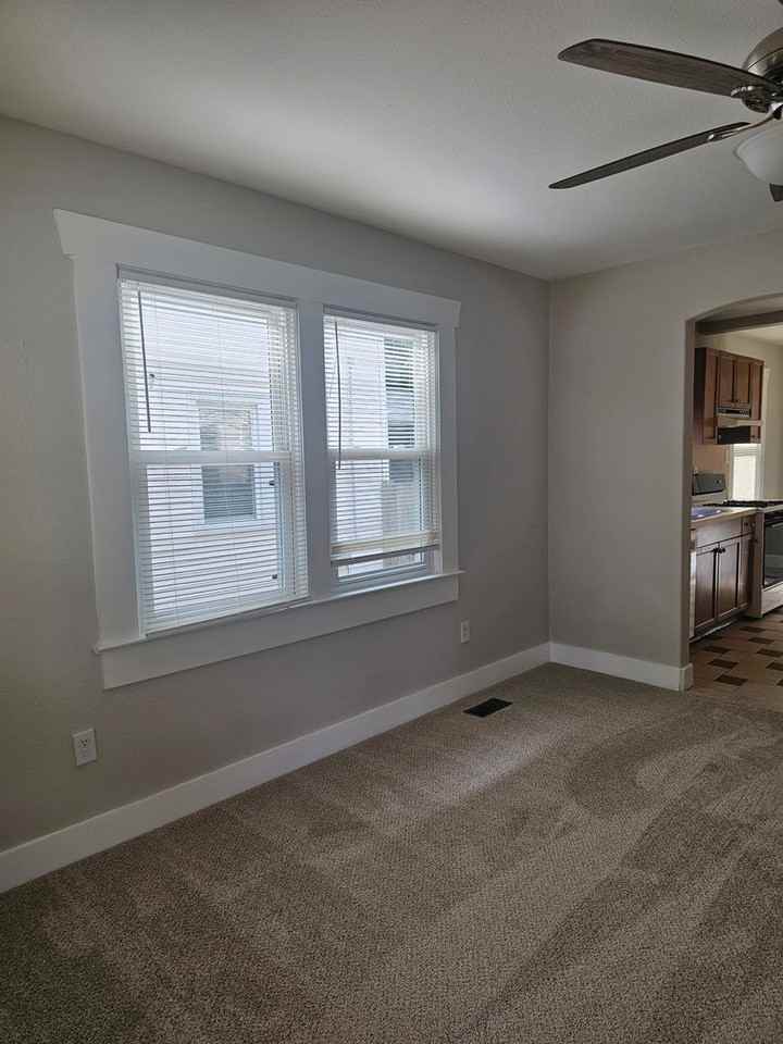 225 Beechwood Ave - Photo 5 of 19