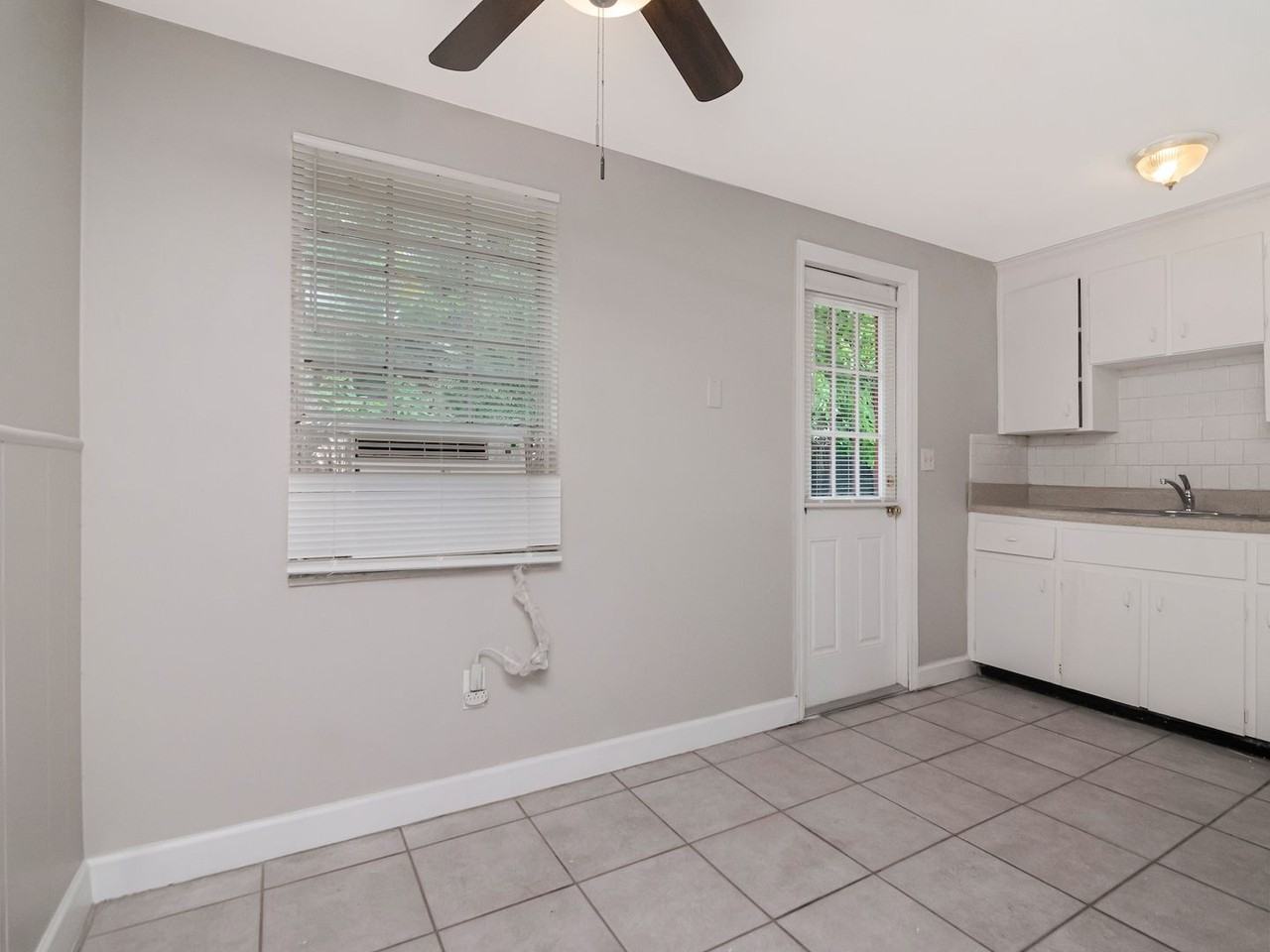 104 Karde Ln #A - Photo 6 of 24