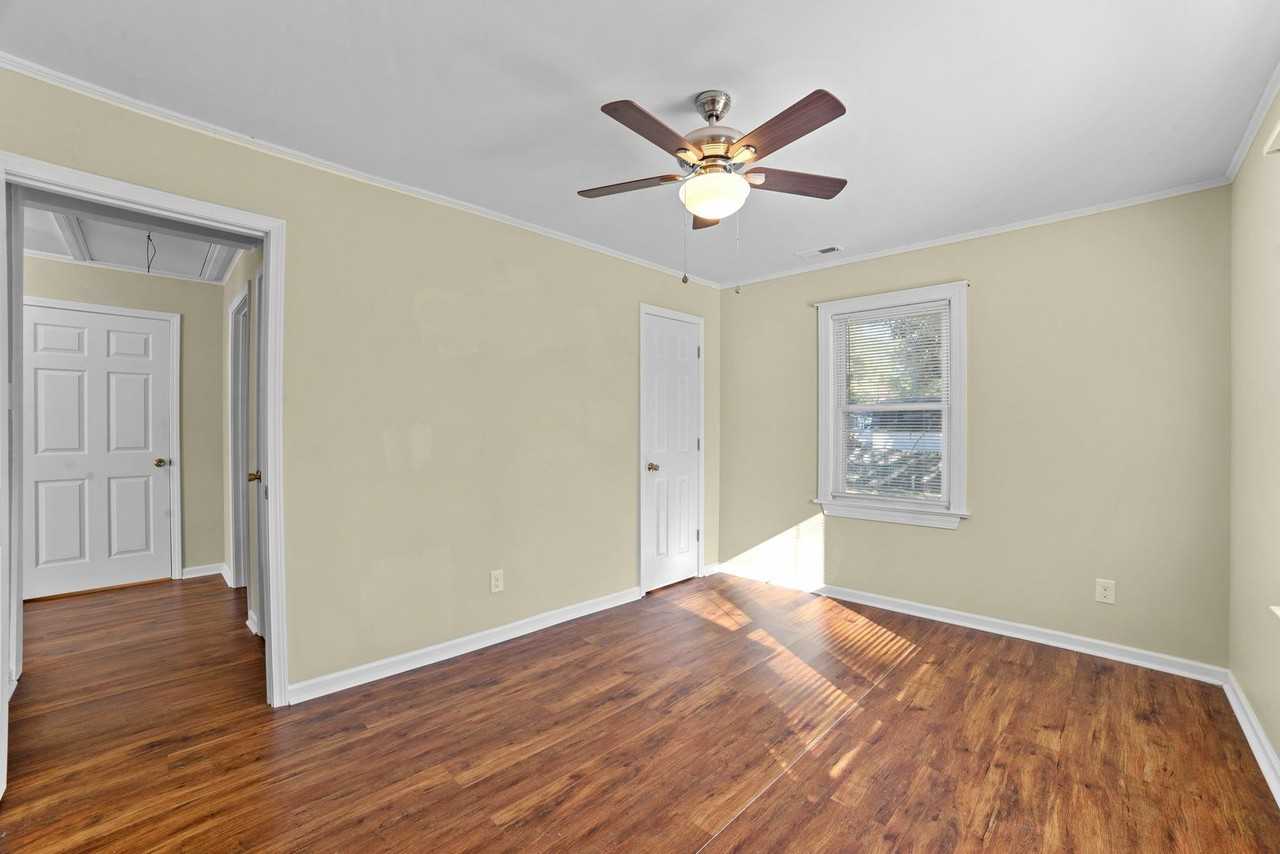 400 Sandy Point Rd - Photo 2 of 18