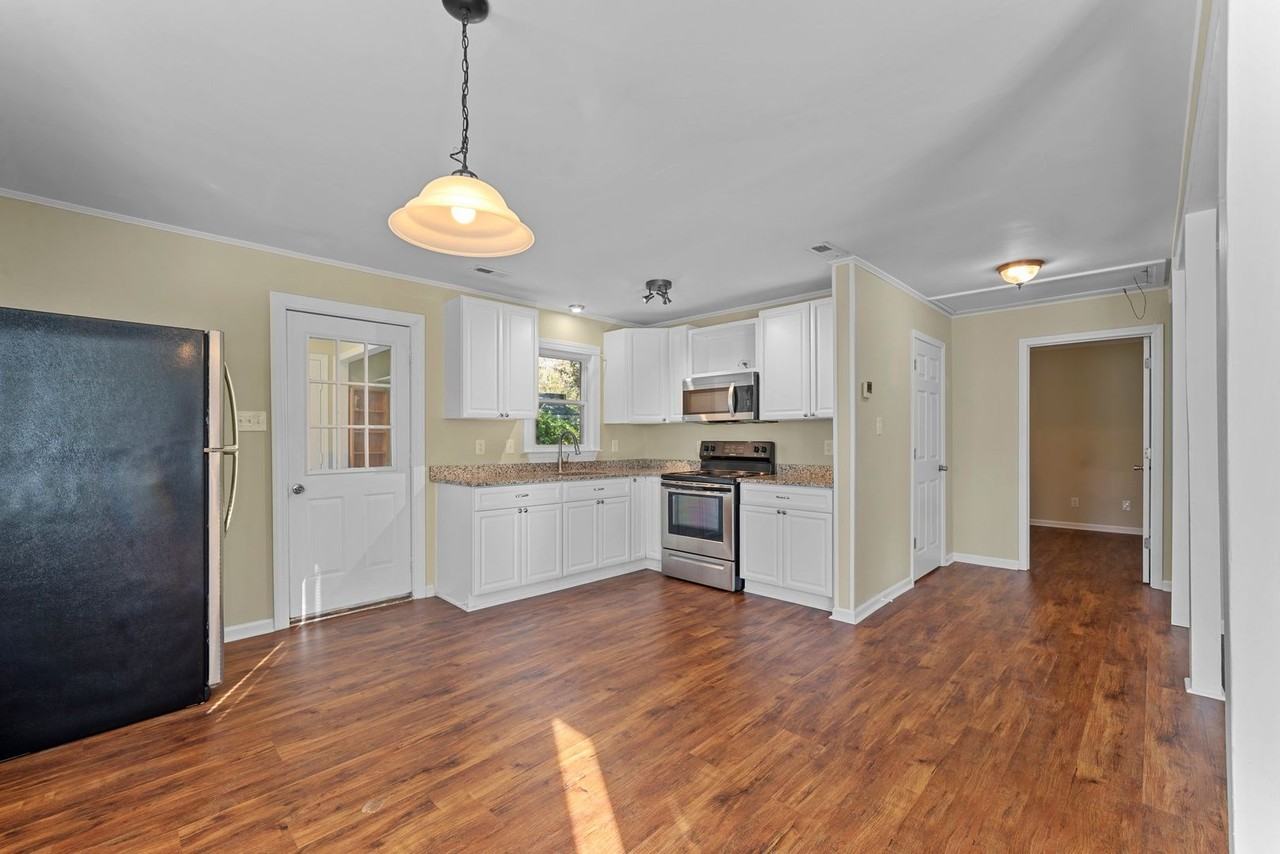 400 Sandy Point Rd - Photo 5 of 18