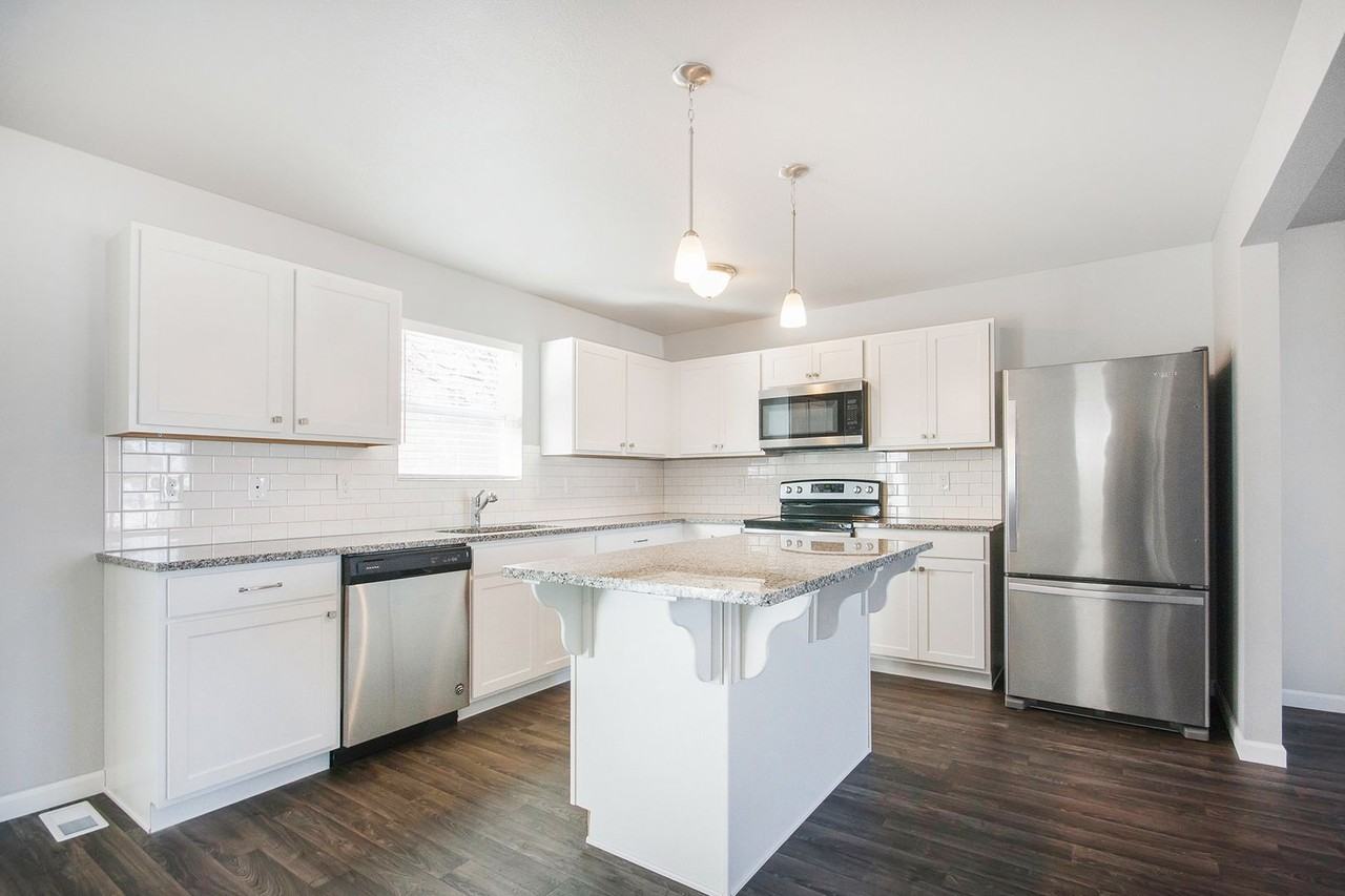 5307 Eagle Glen Dr Sw - Photo 2 of 22