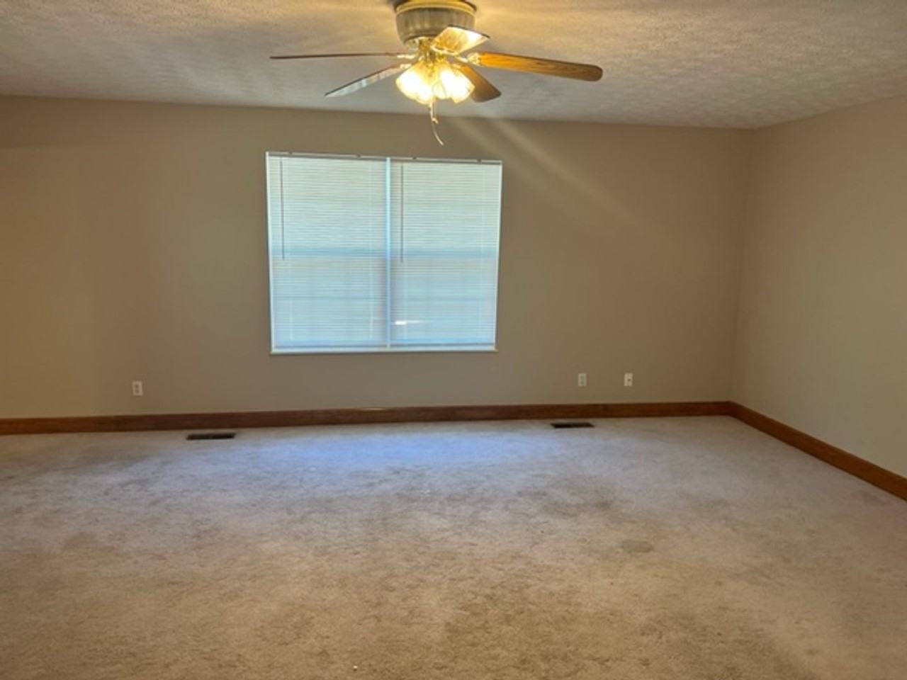1201 Heartland Dr - Photo 2 of 21
