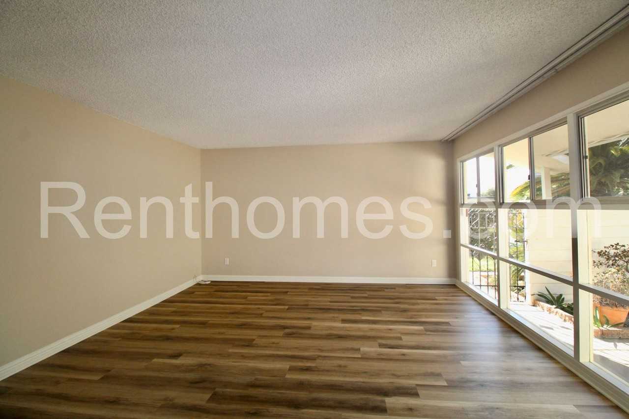 2029 Goshawk St - Photo 3 of 28