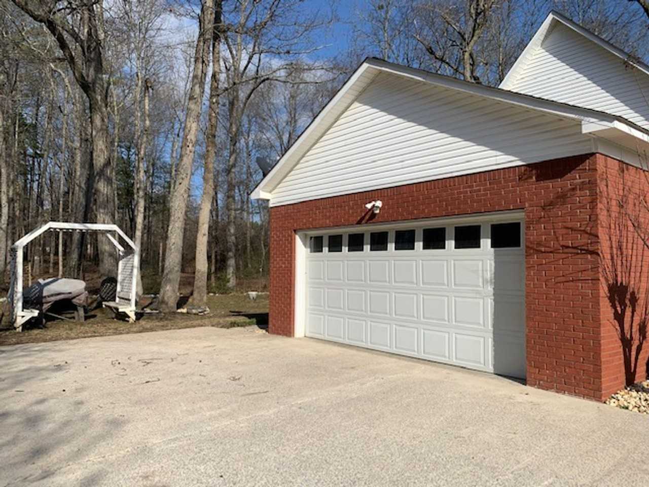 29125 Henderson Cir - Photo 2 of 17