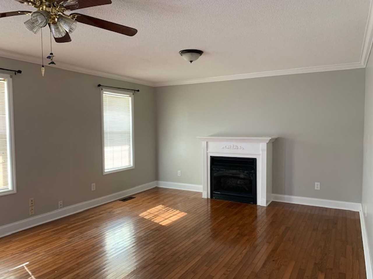 29125 Henderson Cir - Photo 3 of 17