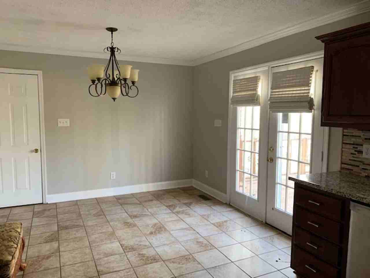 29125 Henderson Cir - Photo 4 of 17