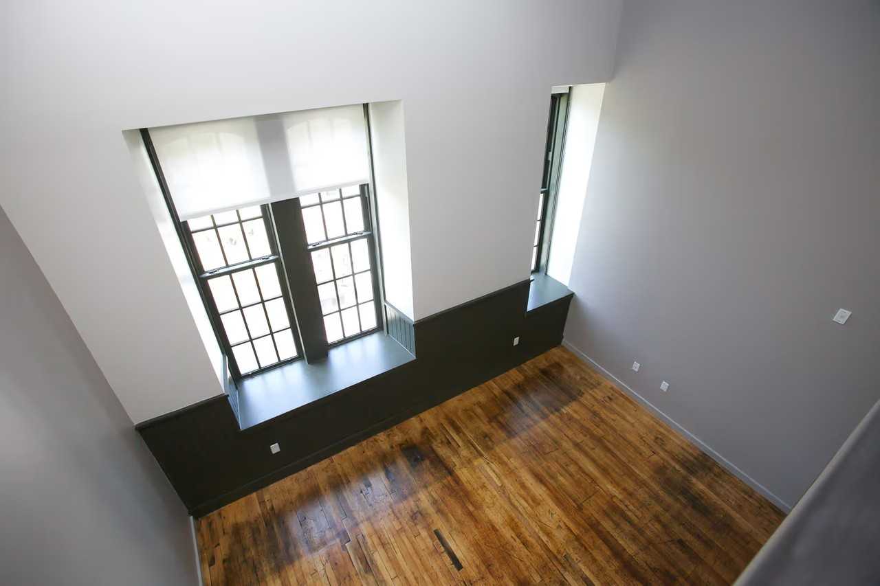 3000 Falls Rd - Photo 2 of 8
