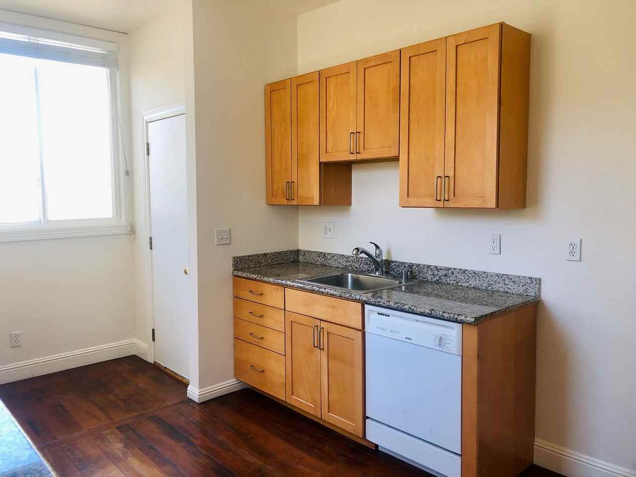 578C Hickory St - Photo 7 of 31