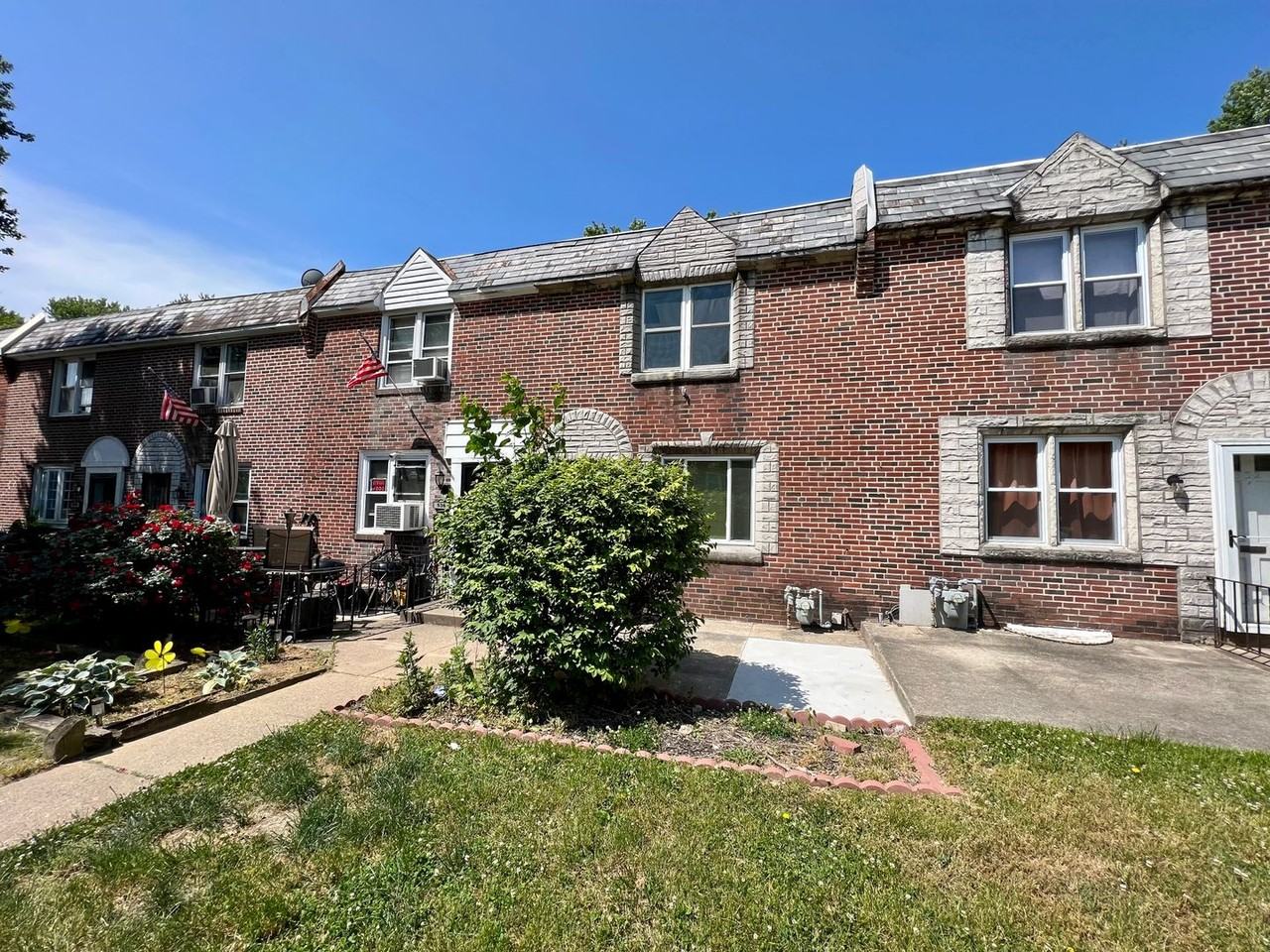 534 S 4th St - Photo 2 of 17