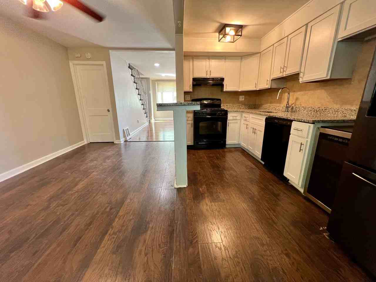 534 S 4th St - Photo 5 of 17