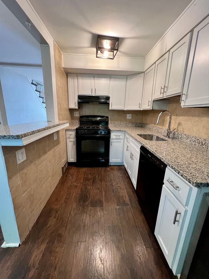 534 S 4th St - Photo 7 of 17