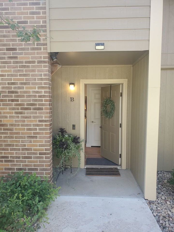 1425 Bacchus Dr #B13 - Photo 2 of 37