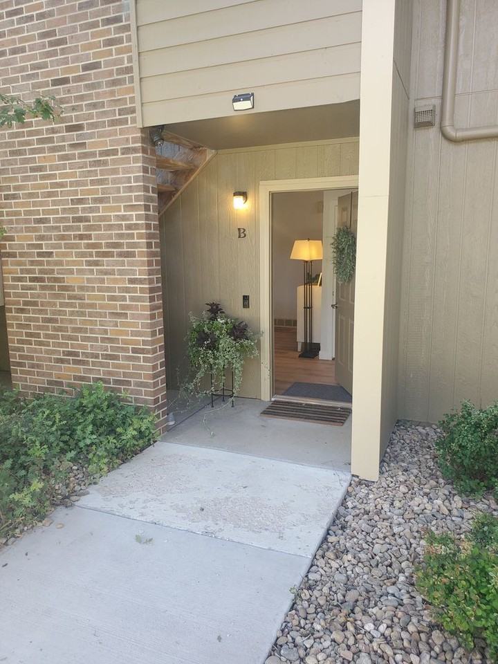 1425 Bacchus Dr #B13 - Photo 3 of 37