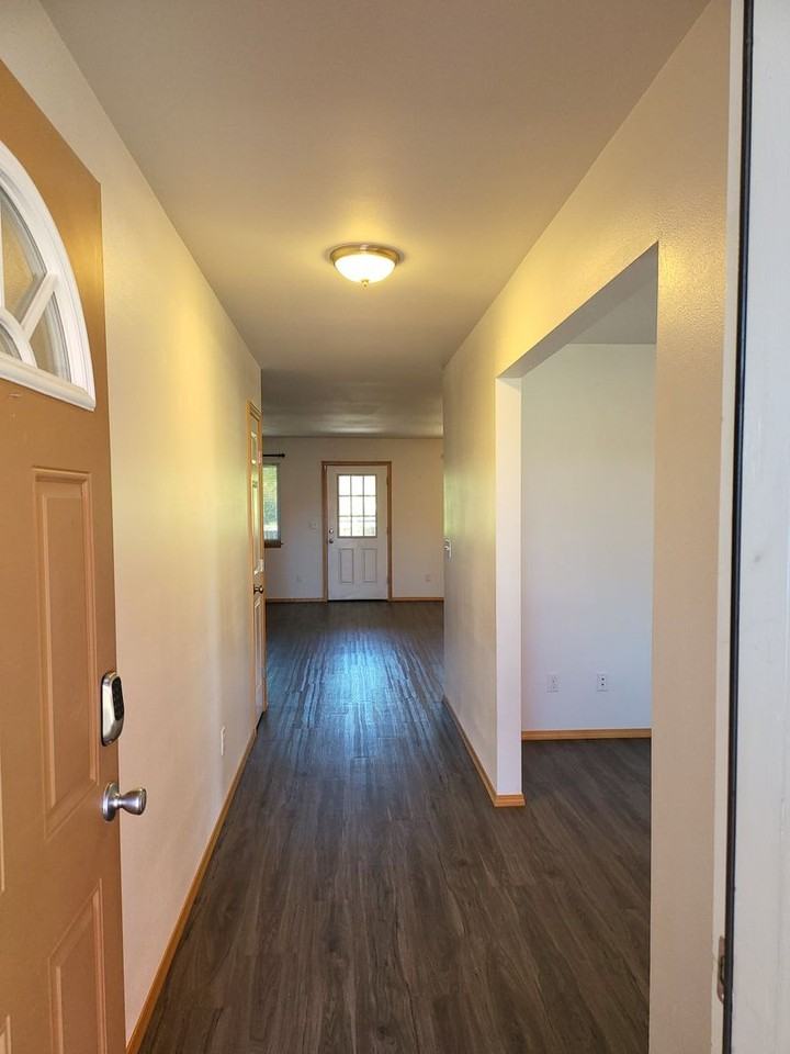 303 Parkside Loop - Photo 2 of 20