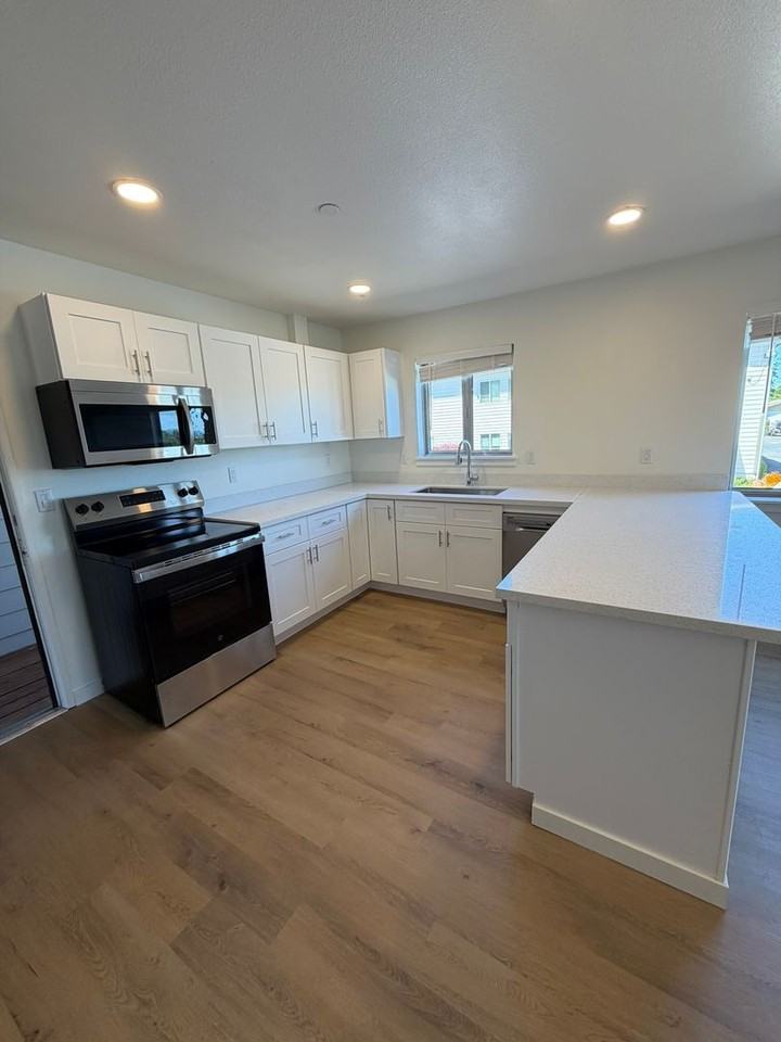 309 West C Street - Photo 6 of 21