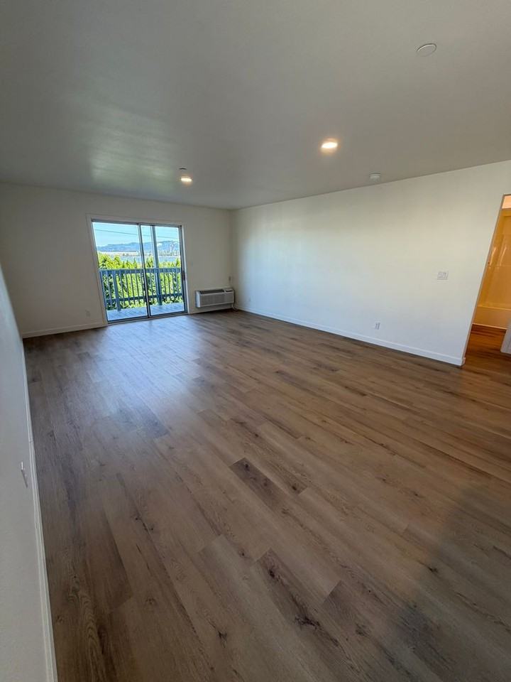 309 West C Street - Photo 7 of 21