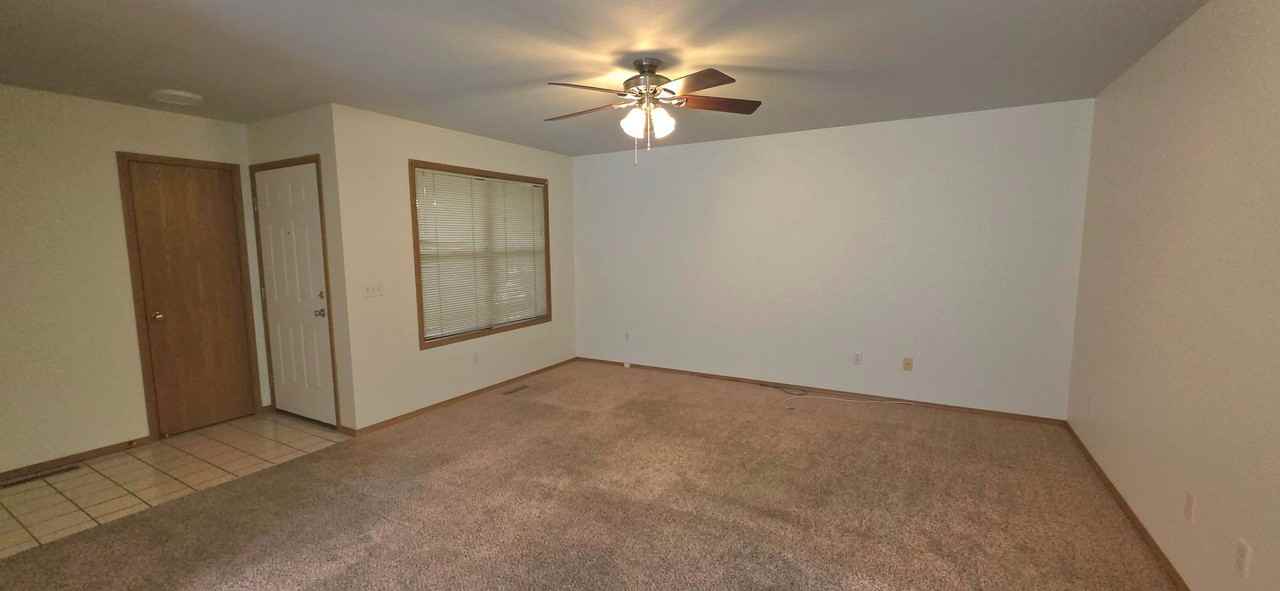 3056 S Fort Ave - Photo 2 of 8