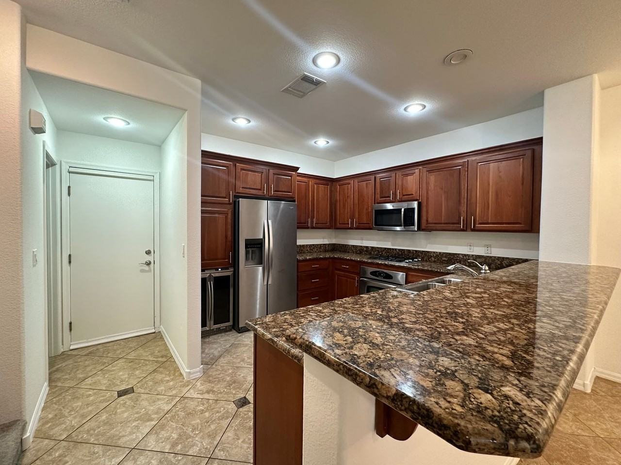 1571 Plaza Centre Dr - Photo 5 of 21