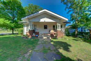 featured image of 368 S Zunis Ave