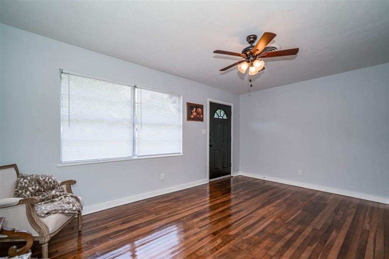 812 Glencrest Ln - Photo 4 of 36