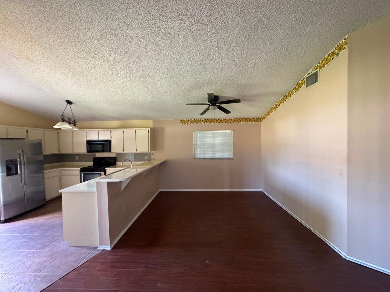 5818 Bambi Dr - Photo 4 of 33