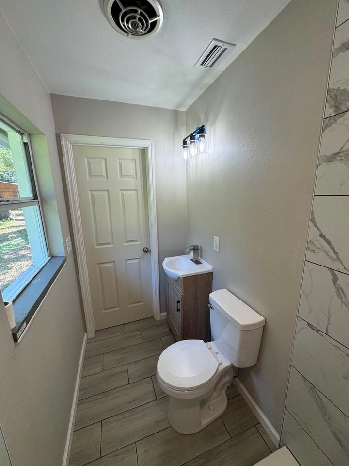 1602 Sparkman Rd - Photo 7 of 50