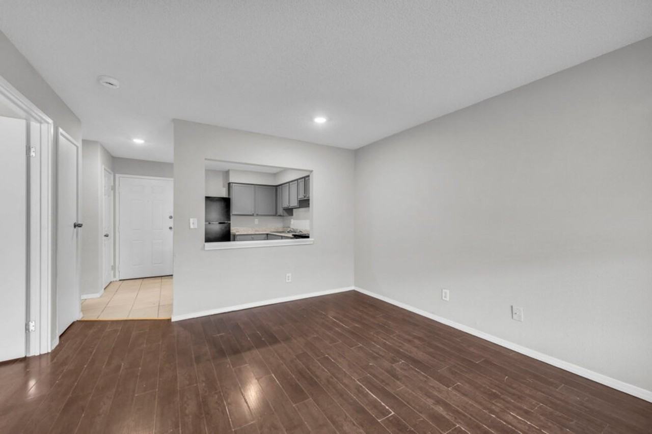 1500 E 29th St - Photo 7 of 29