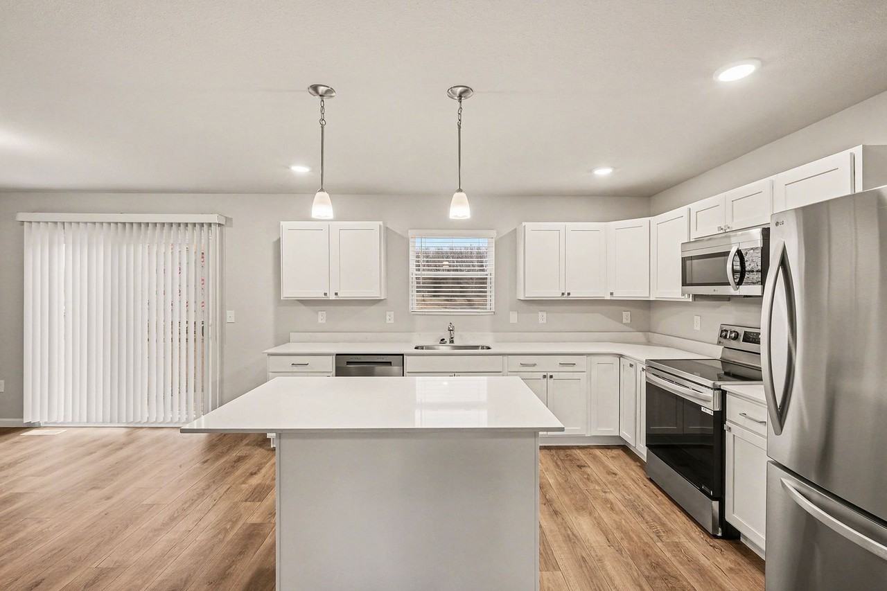 1619 Reagan Ln - Photo 2 of 22