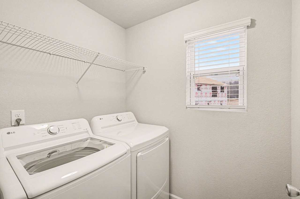 1619 Reagan Ln - Photo 4 of 22