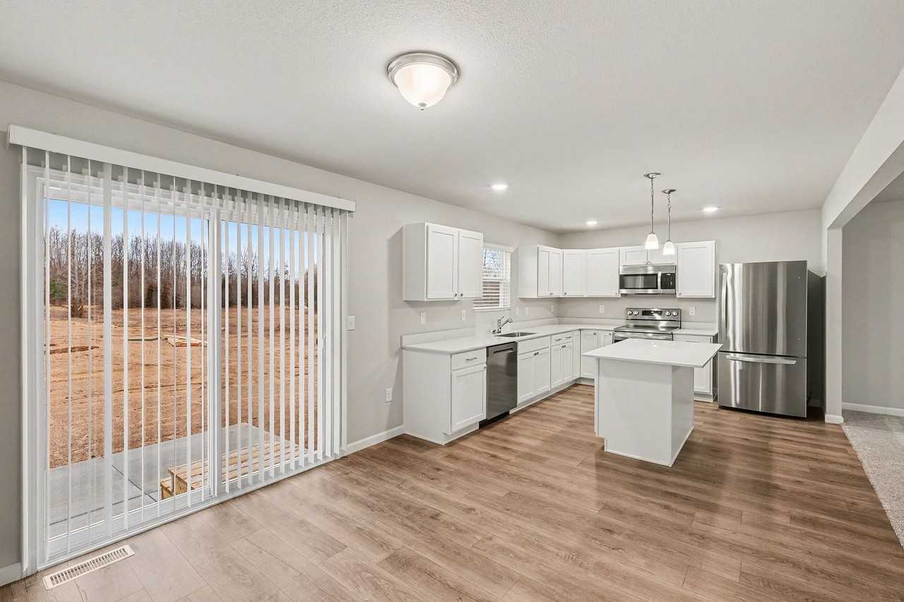 1619 Reagan Ln - Photo 5 of 22