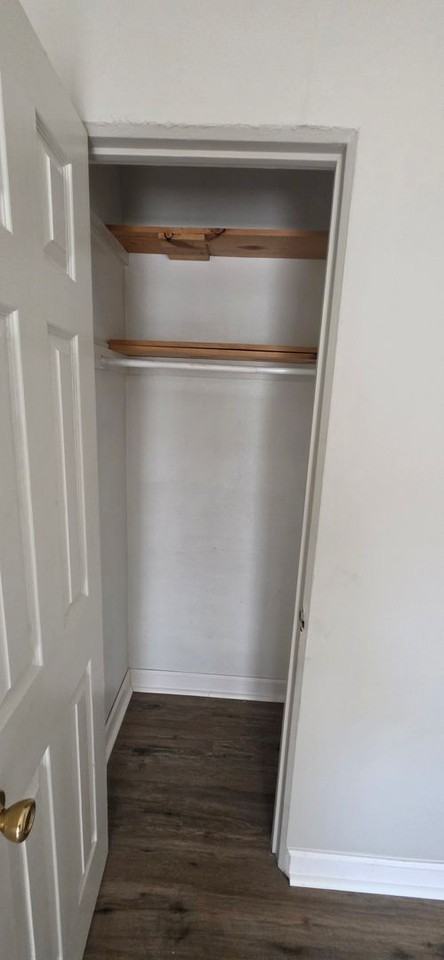 735 Syracuse Ave - Photo 5 of 15