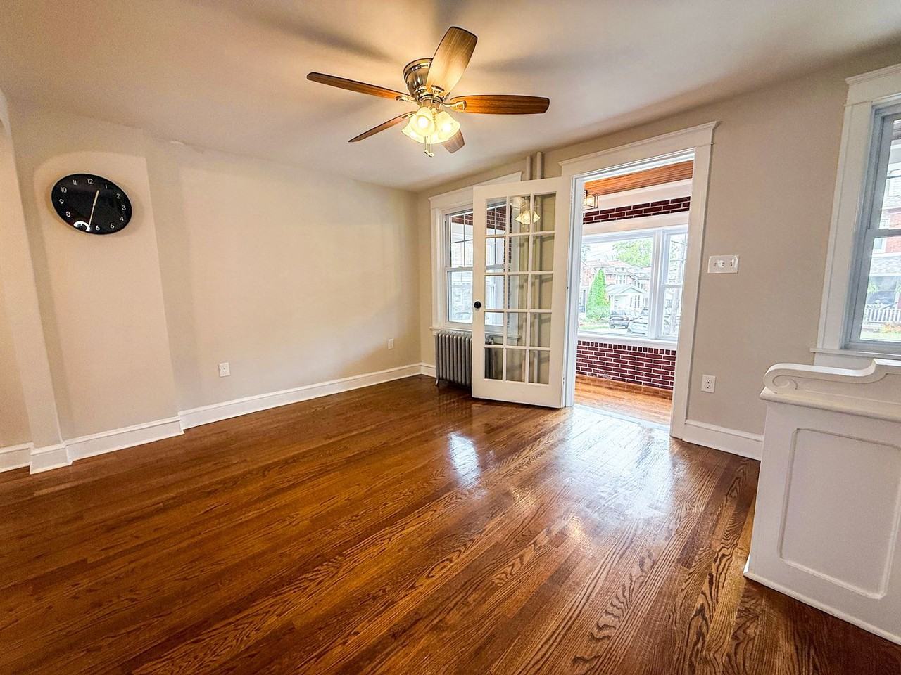 412 1st Ave - Photo 6 of 33
