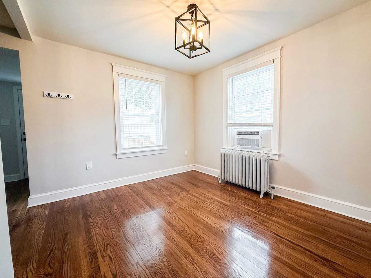 412 1st Ave - Photo 7 of 33