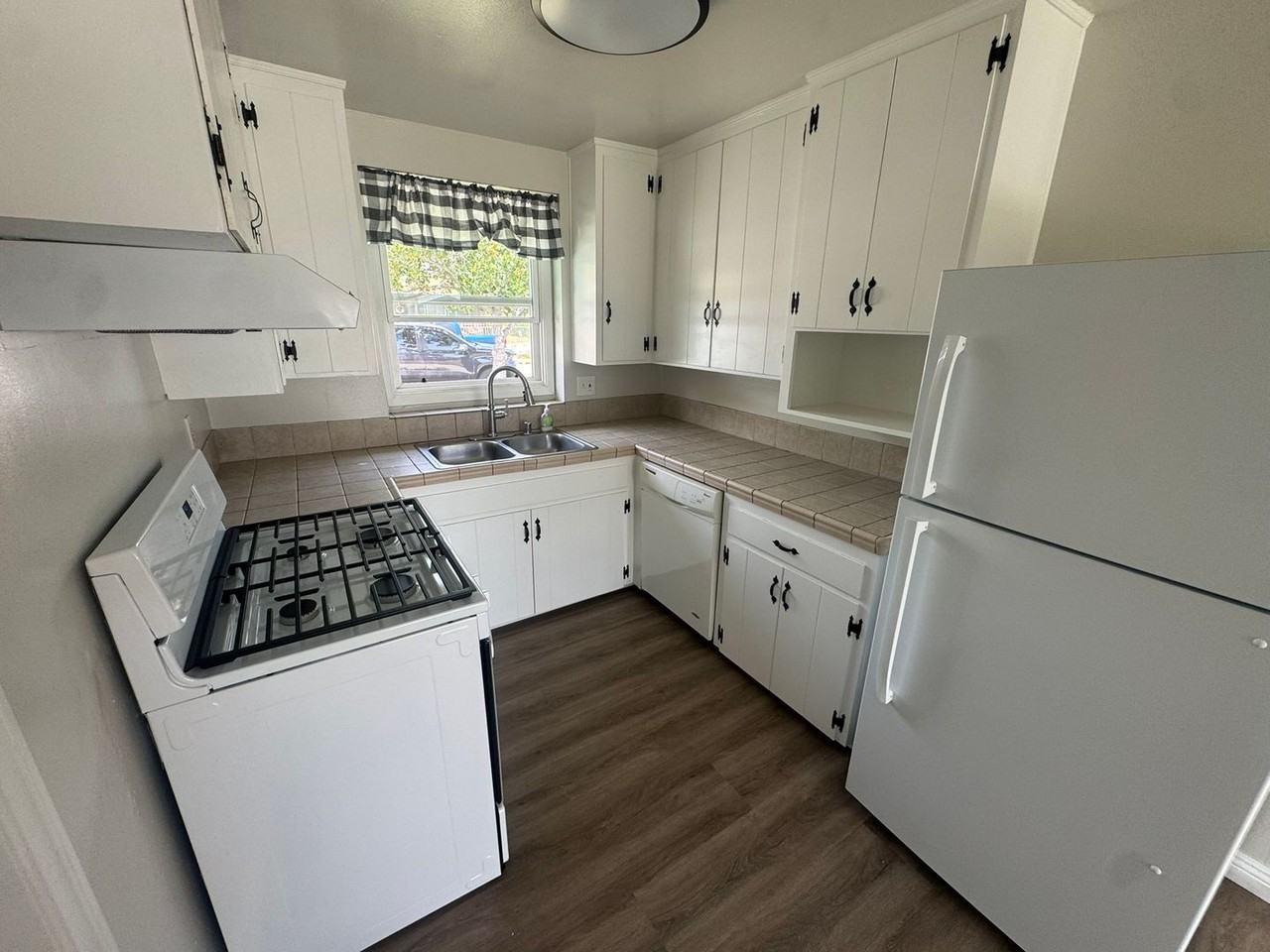 1071 Osage Dr - Photo 6 of 19