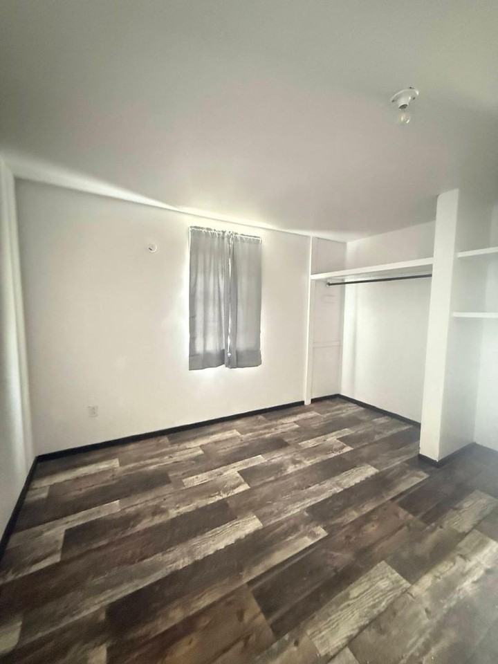 1203 Starshine Dr - Photo 2 of 7