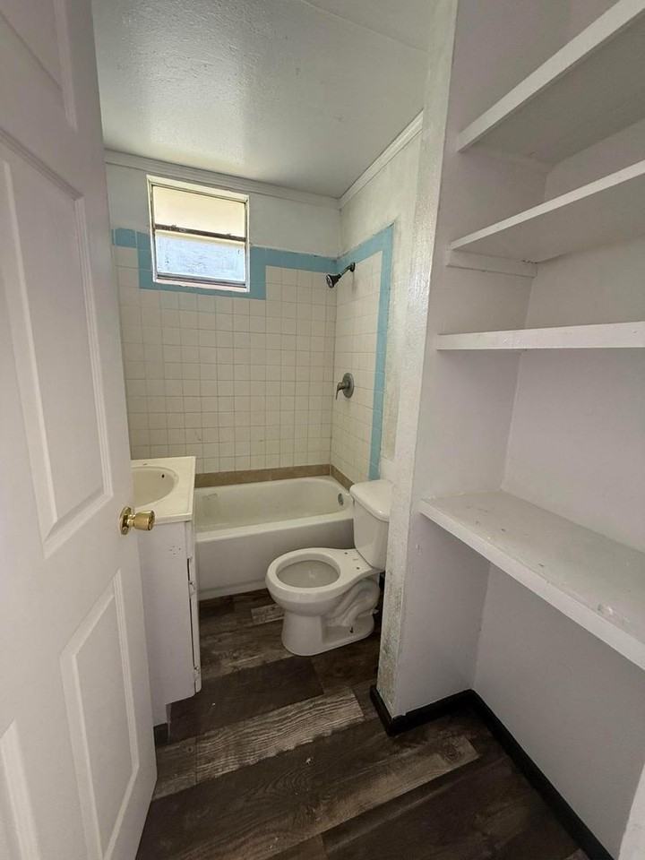 1203 Starshine Dr - Photo 3 of 7