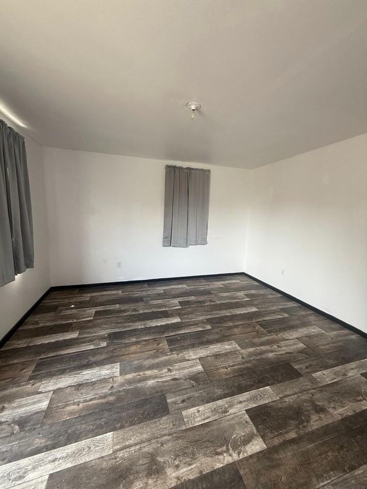1203 Starshine Dr - Photo 6 of 7