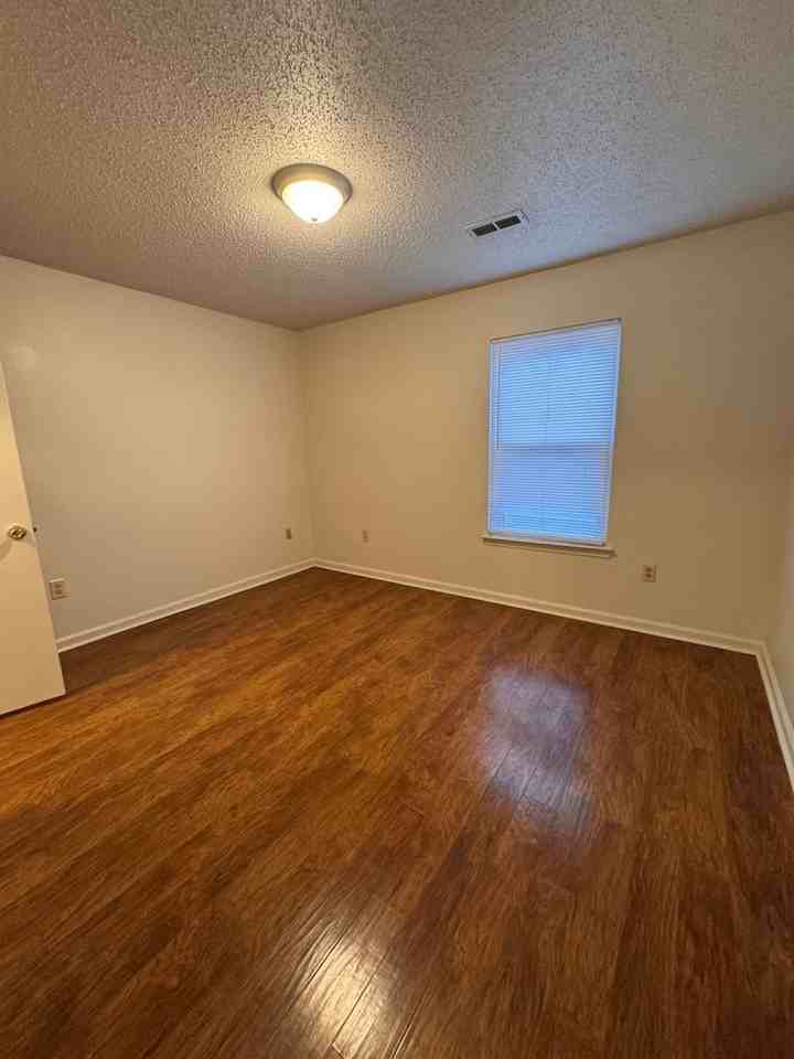 117 Pennie Layne Apt D - Photo 6 of 9