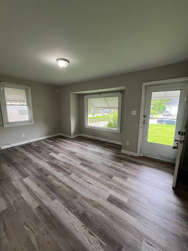 5 Hall St - Photo 7 of 8
