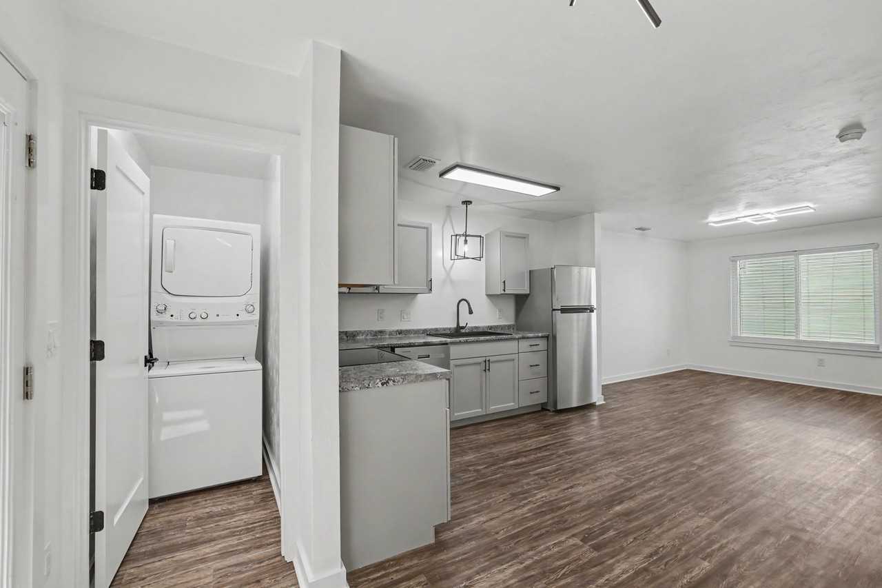 1889 Belle Vue Way #1 - Photo 5 of 9