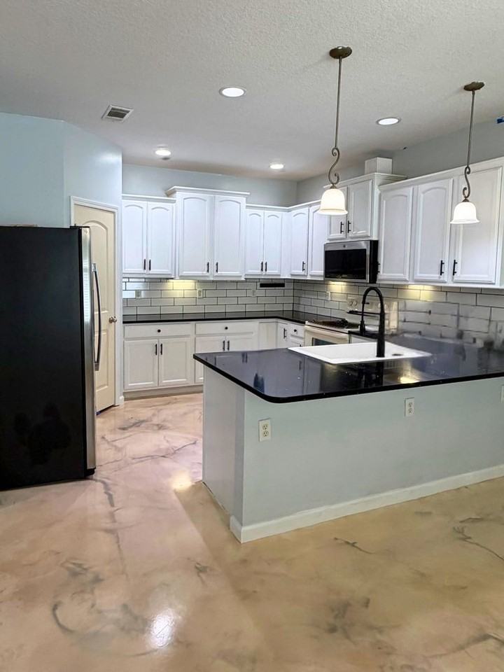 114 Paradise Ct - Photo 5 of 32