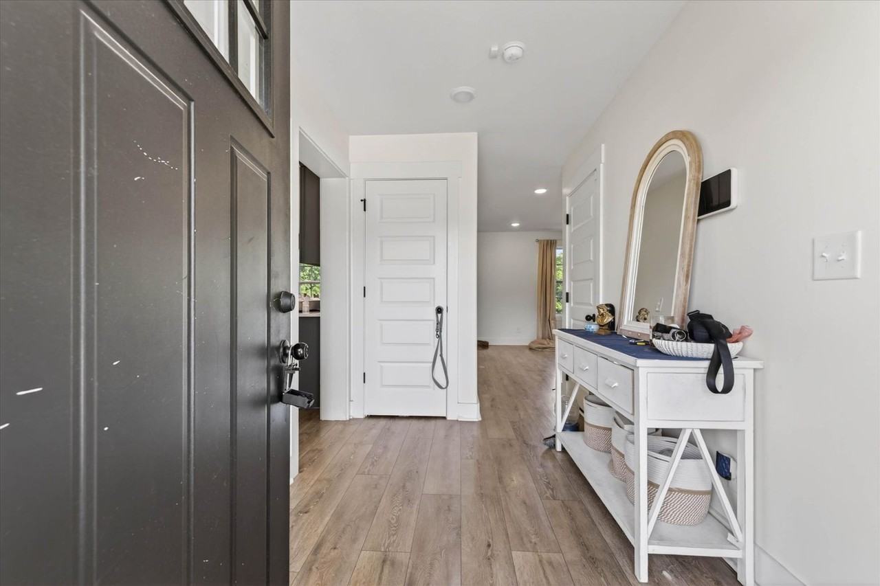 542 Judah Cir - Photo 5 of 34