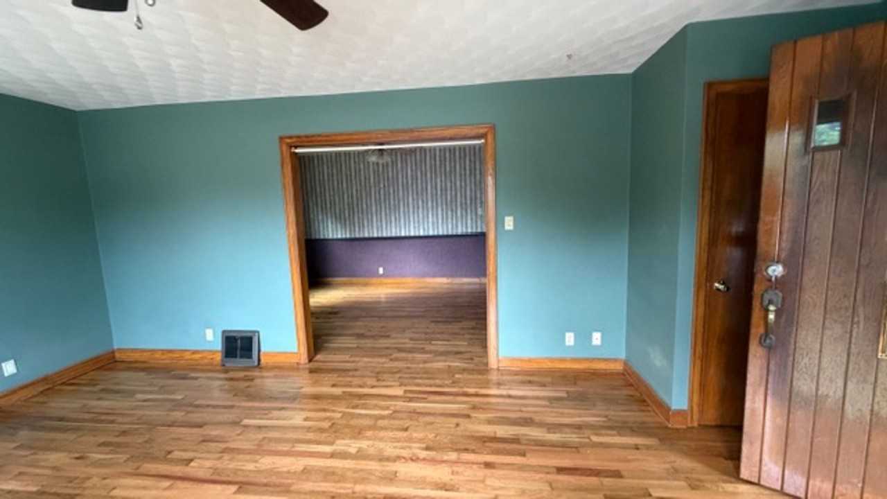 520 W 8th St - Photo 7 of 17