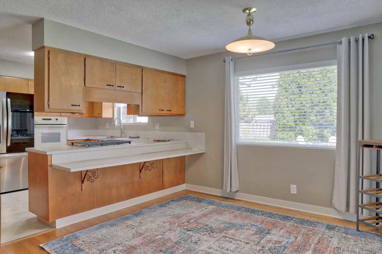 512 W Colorado Ave - Photo 5 of 16